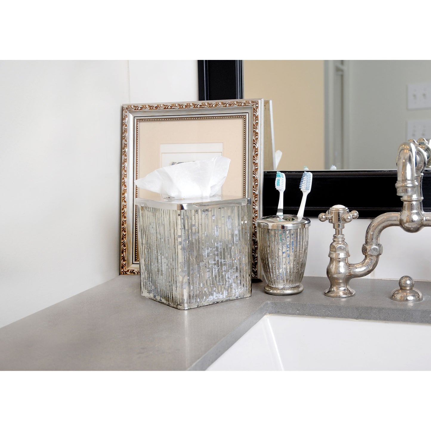 Scarlette Toothbrush Holder
