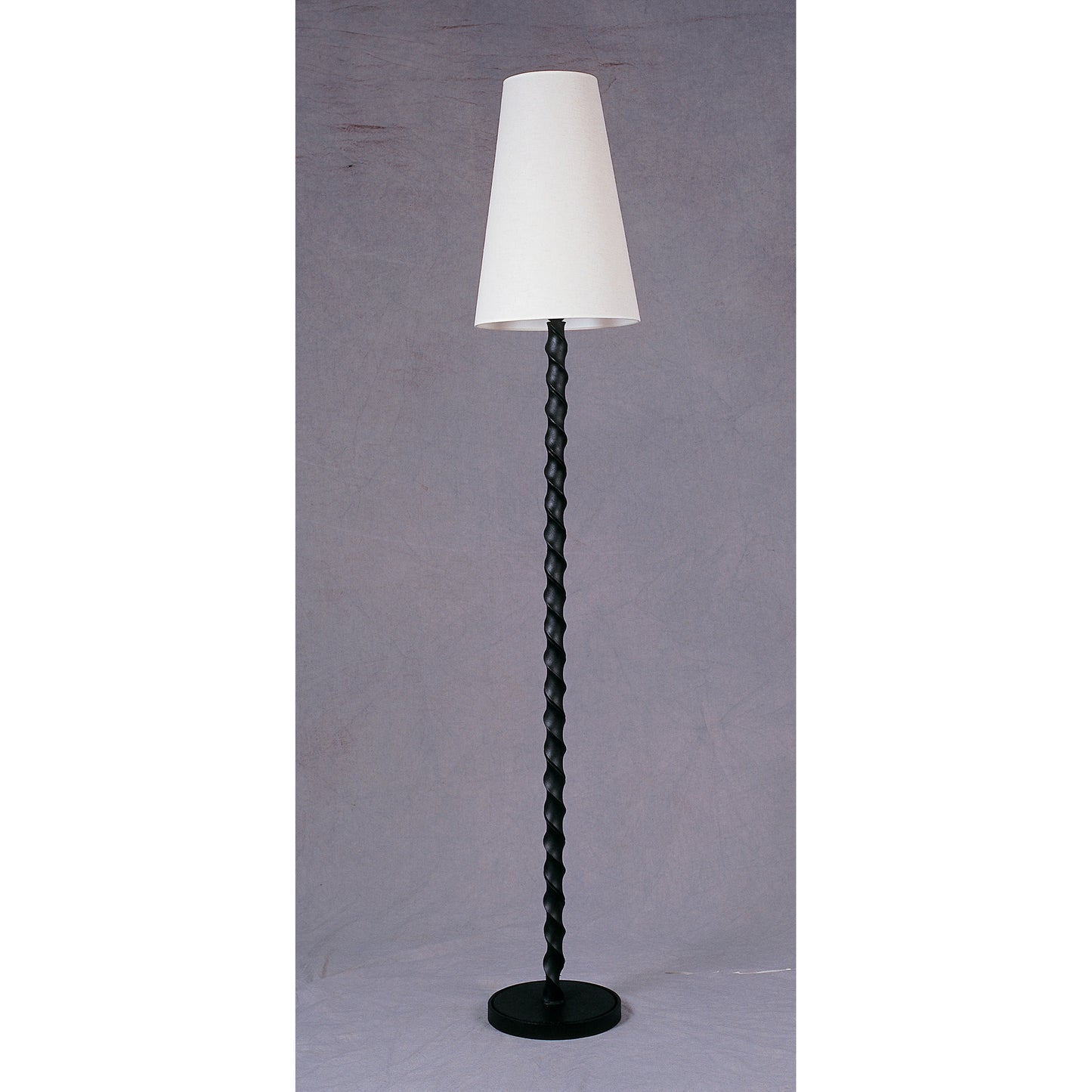 EUR.CRAFTED in A MIDNIGHTBLACK FINISH of HVY