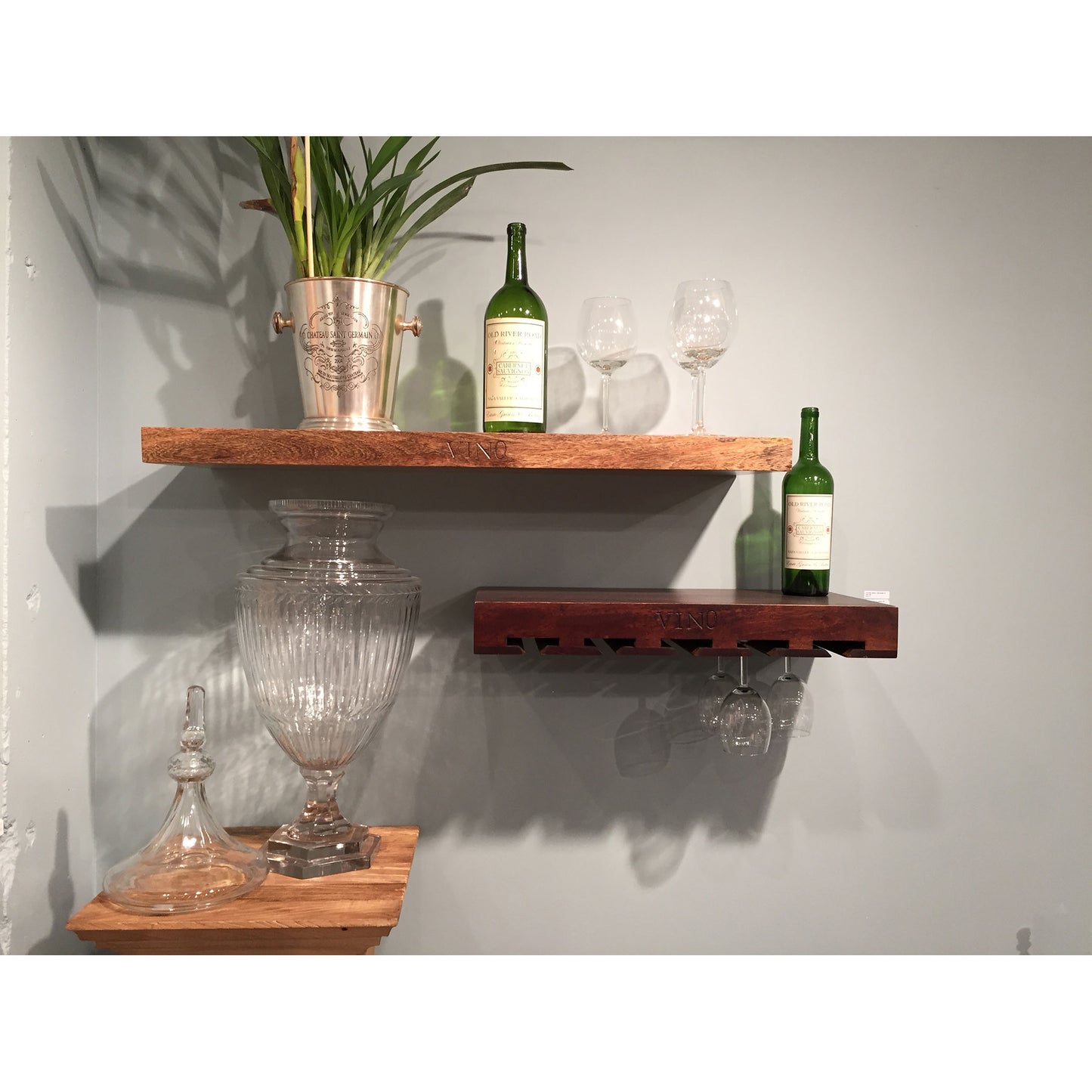Vino Shelf - Medium with Glass Display